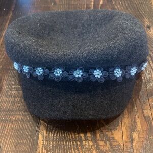 🩶 💯 Gray Wool Newsboy Cap w/ Pearl and Gem Floral Accents
